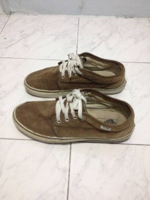 ขาย Vans ear หนังกลับสีนำตาล made in vietnam เบอร์ 8.5 ราคา450บาท โทร0924462525โส กทม ขาย Vans ear หนังกลับสีนำตาล made in vietnam เบอร์ 8.5 ราคา450บาท โทร0924462525โส กทม