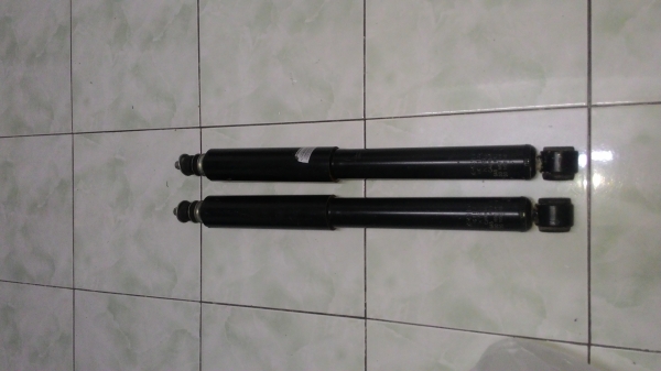 โช๊คแก๊ส KYB ใสรถเก๋ง ได้หลายรุ่น