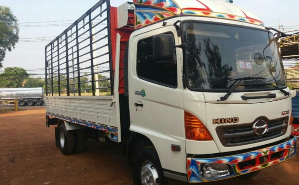 ขายด่วน รถหกล้อ HINO MEGA  ,5.50 เมตร สภาพพร้อมใช้