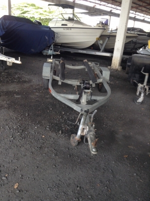 ขายเทรเลอร์์ใส่เจ็ตสกี สีจังหวะ เป็นของนอกไม่ขึ้นสนิม ทนทานได้มาตฐาน