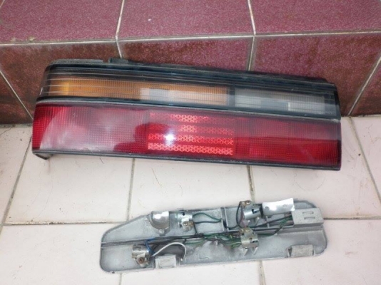 ขายไฟท้ายด้านซ้าย NISSAN U12