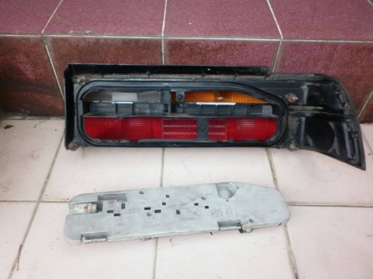 ขายไฟท้ายด้านซ้าย NISSAN U12