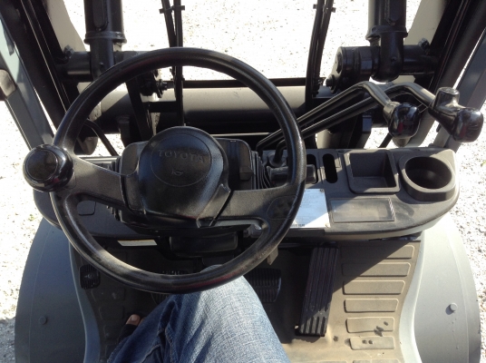 ขายรถยก -ตัก-เทได้ TOYOTA 8FD25 รุ่นใหม่ล่าสุด ชั่วโมงการทำงานน้อยมาก รถเก่าจากญี่ปุ่น