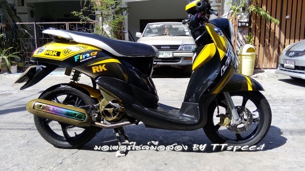 Yamaha Fino ชุดสีลายสั่งทำ ล้อแม็ก เคฟล่าหลายชิ้น