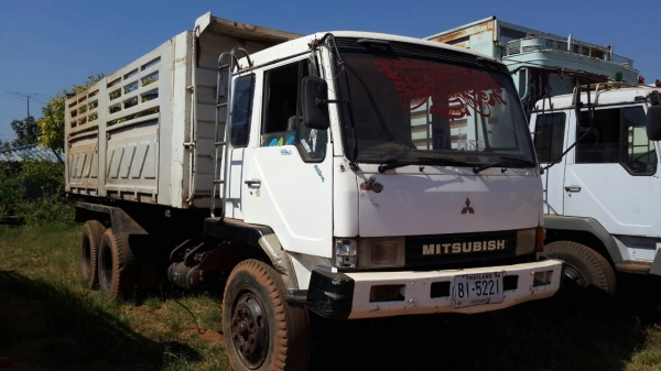 ขายด่วนสิบล้อ MITSUBISHI FN527 MA วางเครื่องเทอร์โบ สภาพพร้อมใช้งาน เครื่องดี คัชชีสวย ยางพอใช้งาน เอกสารเล่มทะเบียน จัดไฟแนนซ์ได้ครับ
