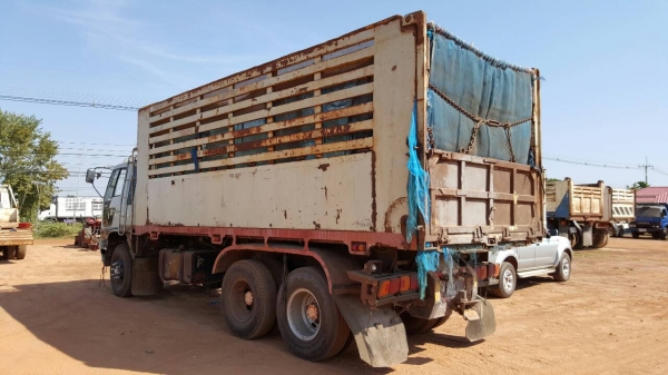 ขายสิบล้อ HINOFM 3MLND สองเพลาดั้ม สถาพพร้อมใช้งาน เครื่องเกียร์ดี คีชชีสวย มีระบบลากลูก เอกสารเล่มทะเบียนพร้อมโอน