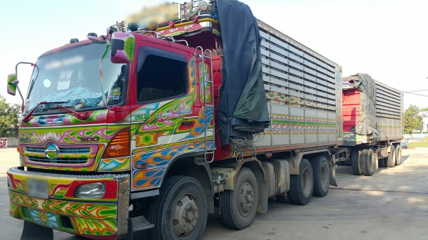 ขายรถพ่วง 24 ล้อ แม่-ลูก กระบะเนียมคอกเกษตรดั้ม อู่.ซี ที ทรัค HINO 344 ซีรี้ 500 ปี.53 ปรายปี รถสวย ราคา.2450000 ต่อรอง จัดแนนได้ สนใจรีบจองด่วน