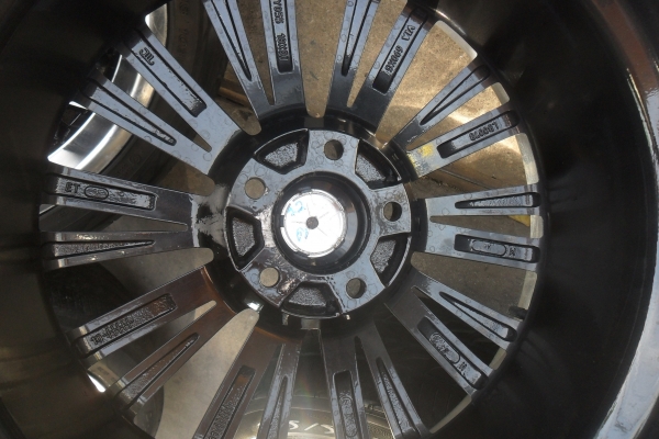 ล้อแม็ก18นิ้ว5รู114 พร้อมยาง สวยๆ 4 ล้อ ราคา 7900 บาท