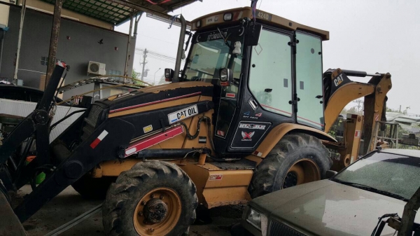 รถตักหน้าขุดหลัง cat424d ติดต่อ080-1405528