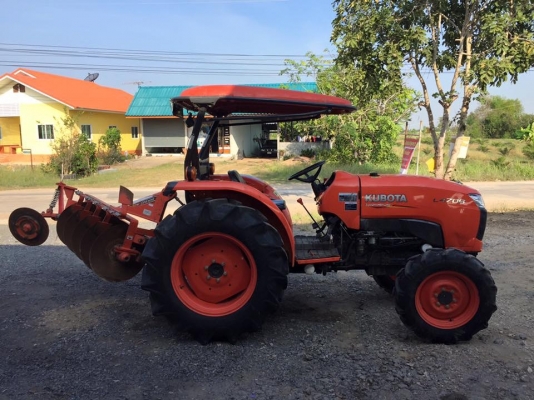 ขายรถไถคูโบต้า L4708แรง พร้อมอุปกรณ์ รถสภาพใหม่ มากๆใช้งานได400ชั่วโมง เองค่ะสนใจโทรสอบถามได้นะค่ะ