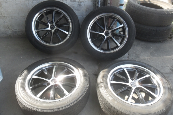 ล้อแม็ก17นิ้ว5รู114 พร้อมยาง สวยๆ 4 ล้อ ราคา 6900 บาท