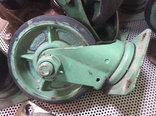 ขายล้อรถเข็น 6นิ้ว สภาพดี ลูกปืนยังดีอยู่ครับ มีหลายตัว