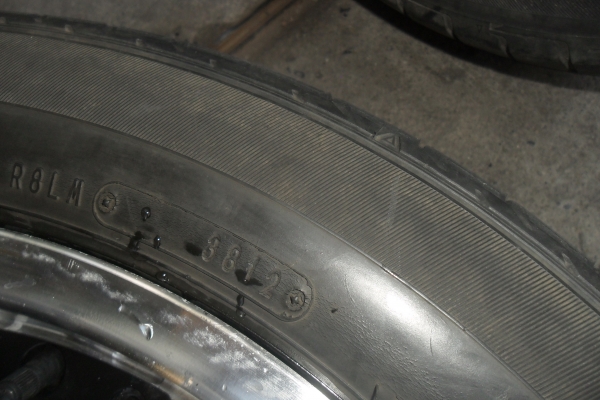 ล้อแม็ก17นิ้ว5รู114 พร้อมยาง สวยๆ 4 ล้อ ราคา 6900 บาท