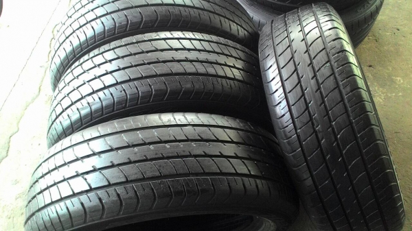 185/60R15 DUNLOP SP SPORT 2030 ชุด 4 เส้น tel.081-427-3941 ไลน์ไอดี autobot107 185/60R15 DUNLOP SP SPORT 2030 ชุด 4 เส้น tel.081-427-3941 ไลน์ไอดี autobot107