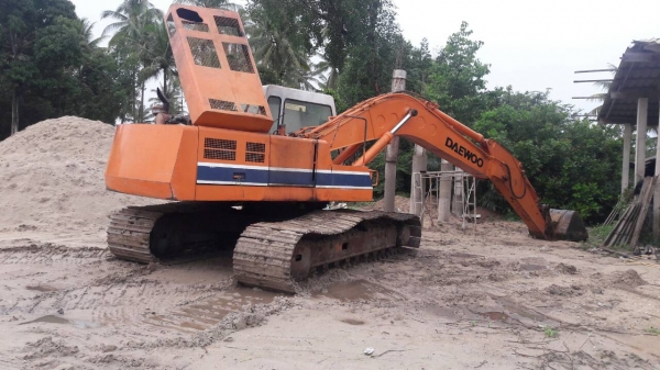 ขายรถแบคโฮ DAEWOO DH220LC ราคา 450000