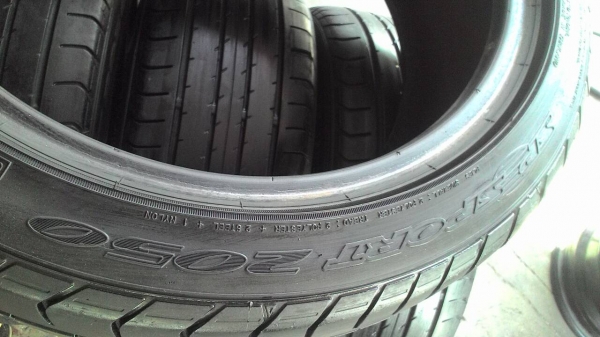 195/45R16 DUNLOP SP SPORT 2050 ชุด 4 เส้น tel.081-427-3941 ไอดีไลน์ autobot107 195/45R16 DUNLOP SP SPORT 2050 ชุด 4 เส้น tel.081-427-3941 ไอดีไลน์ autobot107