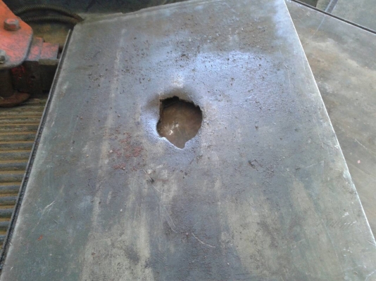 ขายแผ่นเหล็กอลูมิเนียมรองขาเครน ขนาด 60/70 มี 4 แผ่น ขนาด 60/60 มี 4 แผ่น รวม 8 แผ่น ราคา 30000