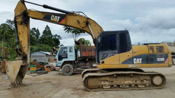 ขายรถแบคโฮ CAT 320 D เอกสารเล่มทะเบียน 9524 ชม.ราคา 2000000