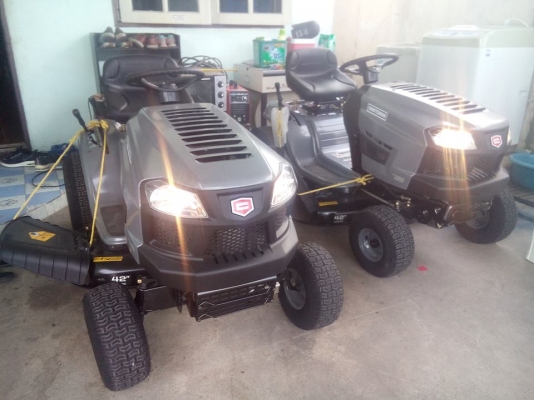 ขายรถตัดหญ้่านั่งขับนำเข้าอเมริกาใหม่100\% 17.5 HP 2ใบตัด กว้าง42"เครื่องยนต์4 จังหวะ 420CC. ขายรถตัดหญ้่านั่งขับนำเข้าอเมริกาใหม่100\% 17.5 HP 2ใบตัด กว้าง42"เครื่องยนต์4 จังหวะ 420CC.