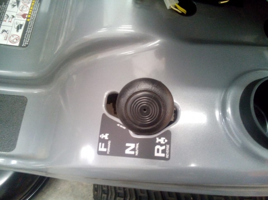 ขายรถตัดหญ้่านั่งขับนำเข้าอเมริกาใหม่100\% 17.5 HP 2ใบตัด กว้าง42"เครื่องยนต์4 จังหวะ 420CC. ขายรถตัดหญ้่านั่งขับนำเข้าอเมริกาใหม่100\% 17.5 HP 2ใบตัด กว้าง42"เครื่องยนต์4 จังหวะ 420CC.