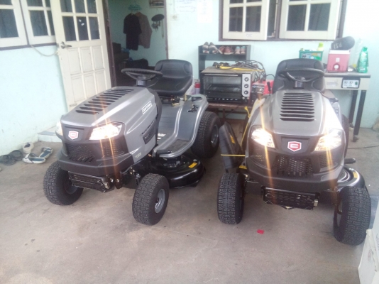 ขายรถตัดหญ้่านั่งขับนำเข้าอเมริกาใหม่100\% 17.5 HP 2ใบตัด กว้าง42"เครื่องยนต์4 จังหวะ 420CC.