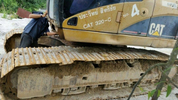 ขายรถแบคโฮ CAT 320 C เอกสารเล่มทะเบียน 22544 ราคา 1500000