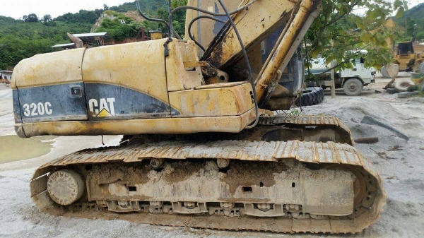 ขายรถแบคโฮ CAT 320 C เอกสารเล่มทะเบียน 22544 ราคา 1500000