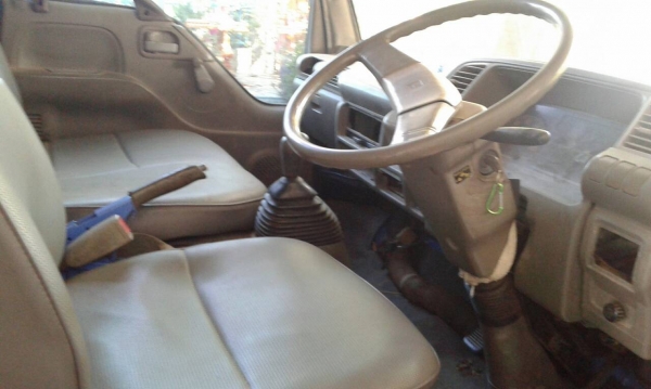 สี่ล้อกลาง อีซูซุ NKR 88ปี39 ห้างแท้ ช่วงยาว3.20ม สภาพดีสวยๆพร้อมใช้ ทะเบียนพร้อมโอน