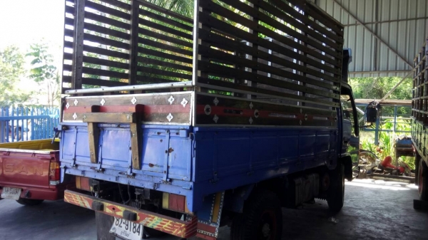 สี่ล้อกลาง อีซูซุ NKR 88ปี39 ห้างแท้ ช่วงยาว3.20ม สภาพดีสวยๆพร้อมใช้ ทะเบียนพร้อมโอน