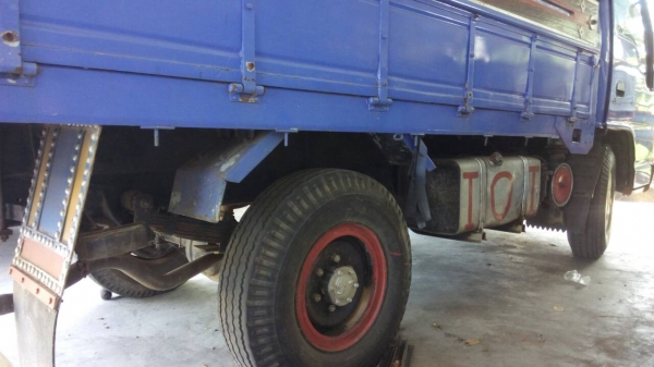 สี่ล้อกลาง อีซูซุ NKR 88ปี39 ห้างแท้ ช่วงยาว3.20ม สภาพดีสวยๆพร้อมใช้ ทะเบียนพร้อมโอน