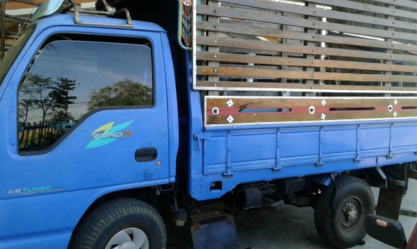 สี่ล้อกลาง อีซูซุ NKR 88ปี39 ห้างแท้ ช่วงยาว3.20ม สภาพดีสวยๆพร้อมใช้ ทะเบียนพร้อมโอน