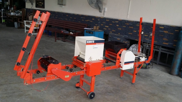 นำเข้าจากญี่ปุ่น เครื่องโรยเมล็ด KUBOTA รุ่น SR150KW เก่าญี่ปุ่น  สภาพสวยพร้อมใช้งาน