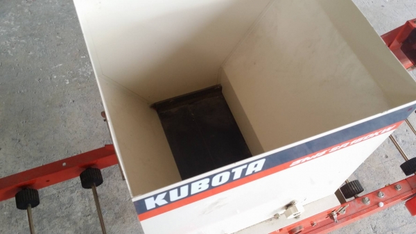 นำเข้าจากญี่ปุ่น เครื่องโรยเมล็ด KUBOTA รุ่น SR150KW เก่าญี่ปุ่น  สภาพสวยพร้อมใช้งาน