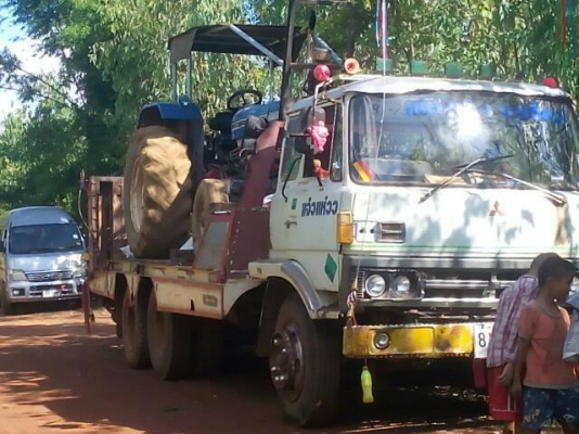 ขายเทรลเลอร์ MITSUBISHI FN215 สภาพพร้อมใช้งาน เอกสารพร้อมโอน สนใจโทร 090-8588220คุณนะ 093-3258446คุณบิว หรือเข้าดูสินค้าอื่นๆได้ที่ www.truck.in.th/498 หรือเพจFacebook ณรงค์ ซื้อขายรถมือสอง (เว็บไซต์ส่วนตัว) หรือFacebook ตลาดรถมือสอง คุณนะ