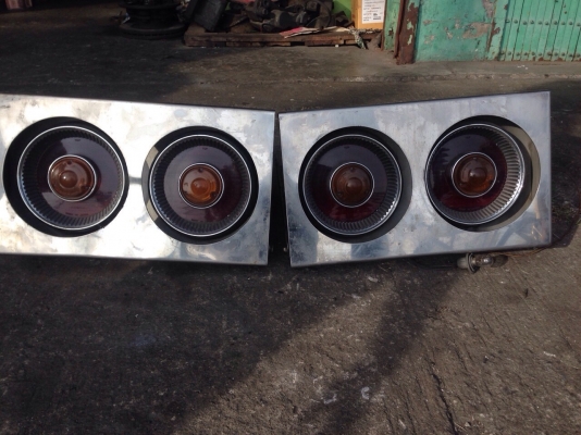 ดีเคเซียงกง ไฟท้ายเเต่งรถบรรทุก สวยงามเเสตนเลสสวยสวย เก่าเเท้ญี่ปุ่น