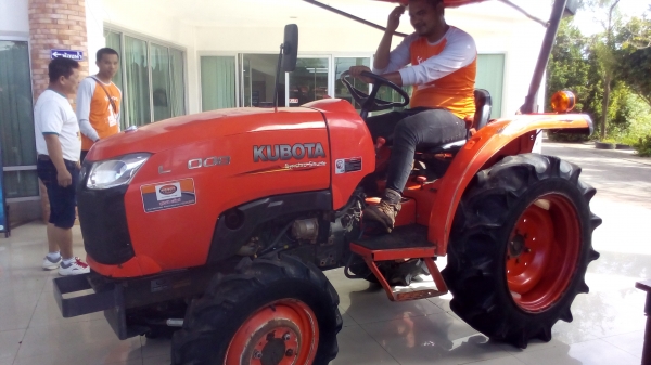 อยากขายค่ะรถไถมือ2L3008ตัวเปล่า