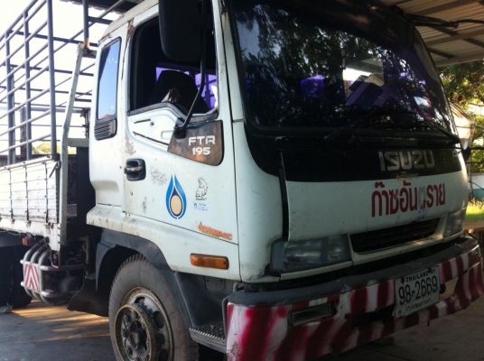 ขาย isuzu ุ6 FTR 195 แรงม้า ยาว 5 เมตร ขายถูกๆ สภาพดี