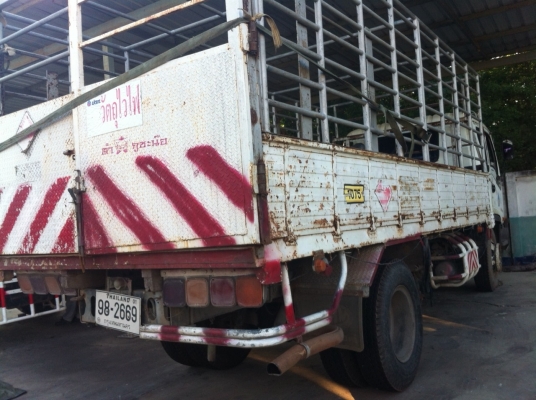 ขาย isuzu ุ6 FTR 195 แรงม้า ยาว 5 เมตร ขายถูกๆ สภาพดี