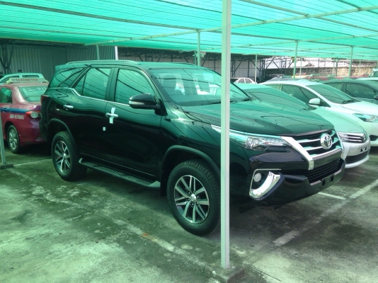 ขายล้อพร้อมยางติดรถall new fotuner ออนิวฟอจูนเนอร์เป็นยางมิสลิน0871691151