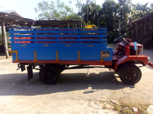 ขายรถอีแต๋น กฤษณยนต์ เครื่องยันม่าร์115สวยๆเดิมๆ พร้อมไช้งาน  ขายใน  ราคา75000บาท รถอยู่วังบัว คลองขลุง กำแพงเพชร    สนใจสอบุถามได้ที่081 3655997 อำพร  พาเจริญ  ราคาต่อรองได้อีกนะครับ