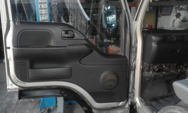 ขาย 268,000บ สี่ล้อ ป้ายเล็ก อีซุซุ NKR100ปี47 ช่วงยาว3.20ม สภาพดีสวยพร้อมใช้ ทะเบียน ป้ายเล็กไม่ติดเวลา เล่มพร้อมโอน