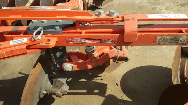 ตราช้าง 224 ครับ