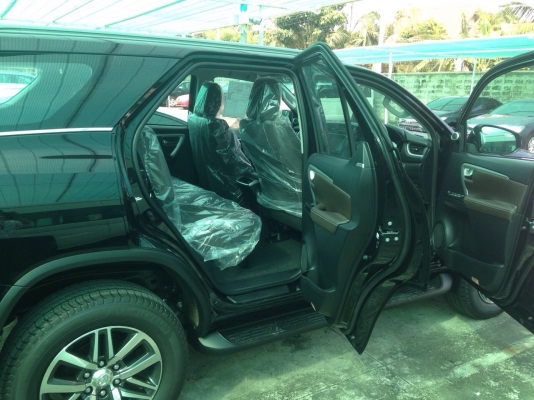 ขายล้อพร้อมยางติดรถall new fotuner ออนิวฟอจูนเนอร์เป็นยางมิสลิน0871691151