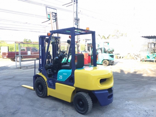 ขายโฟล์คลิฟท์KOMATSU FD25-14 ยก2.5ตัน3เมตร ฟูลฟรี ไซด์ชิพ ดีเซลออโต้ 4D94LE 280,000 บาท 094-4267888 จะเด็ด