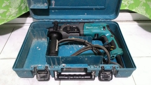 สว่านระบบโรตารี่ ทำงานได้ 3 ระบบ ของmakita รุ่น 2470F (รุ่นใหญ่) สภาพพร้อมใช้งานครับ