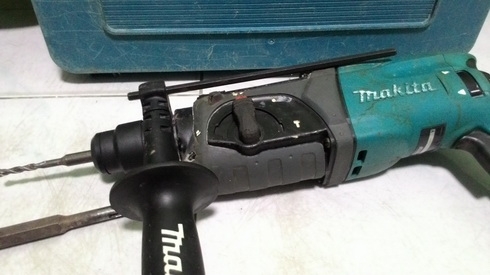 สว่านระบบโรตารี่ ทำงานได้ 3 ระบบ ของmakita รุ่น 2470F (รุ่นใหญ่) สภาพพร้อมใช้งานครับ