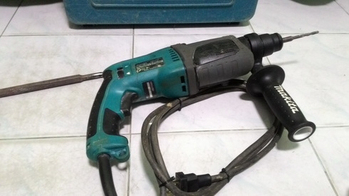 สว่านระบบโรตารี่ ทำงานได้ 3 ระบบ ของmakita รุ่น 2470F (รุ่นใหญ่) สภาพพร้อมใช้งานครับ