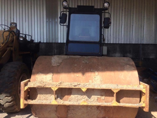 ขายรถบดสั่นสะเทือน STA  รุ่น V V 900D ล้อเลียบ+ล้อหนาม 12 ตัน ตู้แอร์