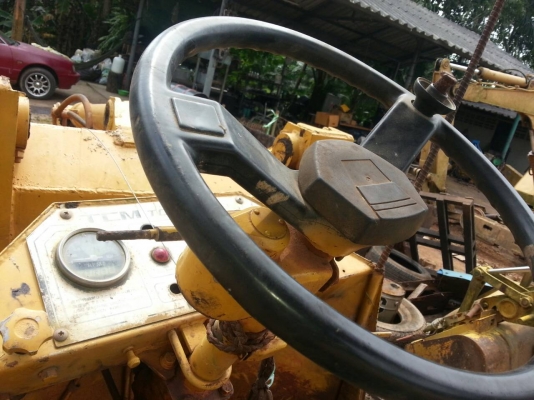 รถตักล้อยาง TCM - 30/810A