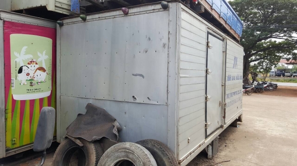 ขายตู้แห้ง 3 บาน ยาว 5 เมตร ราคาคุยกันได้ครับ